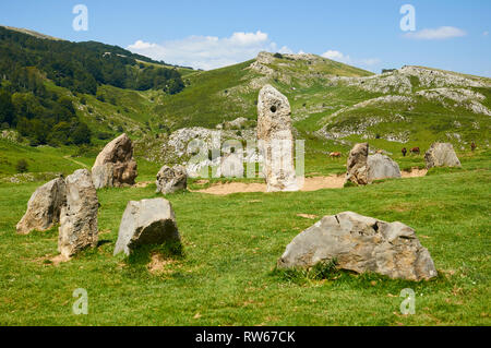 Pastures agreement (faceria) commemoration cromlech of Aezkoa and Garazi valleys from 1556 to 2006 at Iropil hill (Orbaiceta, Aezkoa, Navarre, Spain) Stock Photo