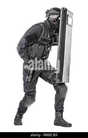https://l450v.alamy.com/450v/rw8cbx/studio-shot-of-swat-police-special-forces-with-pistol-hiding-behind-ballistic-shield-rw8cbx.jpg