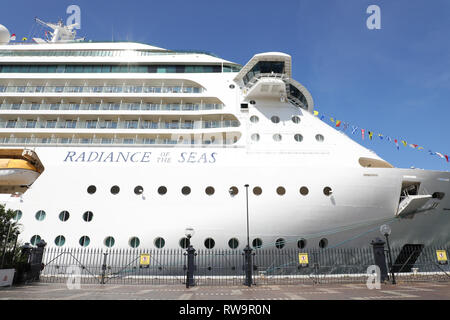 Radiance of the Seas cruise ship moored at the Overseas Passenger Terminal, Circular Quay, The Rocks, Sydney, Australia. Stock Photo