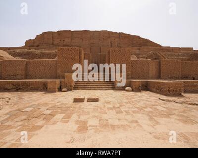 Mesopotamian Temple Tower, Ziggurat, ancient Elamite residence of Chogha Zanbil, Chuzestan Province, Iran Stock Photo