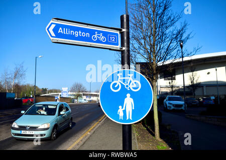 Maidstone, Kent, England, UK. Roadsigns - cycle path and pedestrians - cycle route to Allington Stock Photo