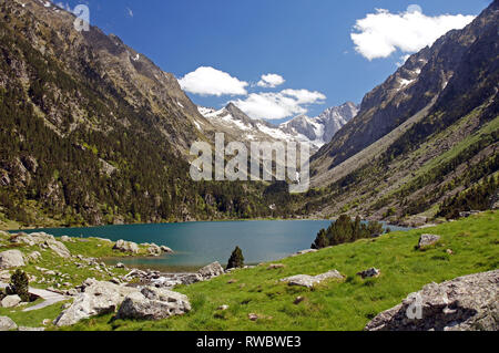 The beautiful Lac de Gaube in the French Pyrénées Stock Photo