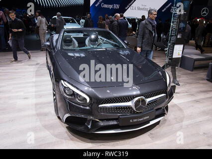 Geneva. 5th Mar, 2019. Photo taken on March 5, 2019 shows the new Mercedes-Benz SL 500 Grand Edition at the 89th Geneva International Motor Show in Geneva, Switzerland. The Motor Show will open to the public from March 7 to March 17. Credit: Xu Jinquan/Xinhua/Alamy Live News Stock Photo