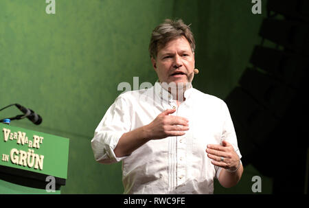 Biberach, Germany. 06th Mar, 2019. Political Ash Wednesday of the Greens in Baden-Württemberg in the Stadthalle. Robert Habeck, Federal Chairman Bündnis90/ Die Grünen, speaks. Credit: Stefan Puchner/dpa/Alamy Live News Stock Photo