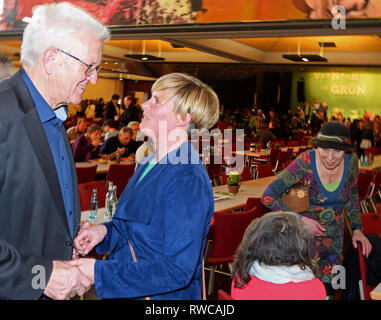 Biberach, Germany. 06th Mar, 2019. Winfried Kretschmann (Greens), Prime Minister of Baden-Württemberg, speaks with a supporter after the event. Credit: Stefan Puchner/dpa/Alamy Live News Stock Photo