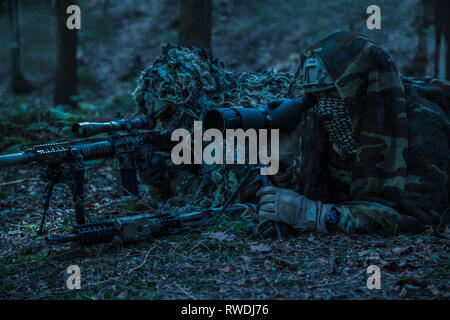 United States Army rangers sniper pair in the forest Stock Photo - Alamy
