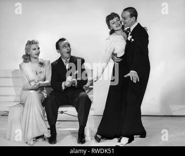 REYNOLDS,CROSBY,DALE,ASTAIRE, HOLIDAY INN, 1942 Stock Photo