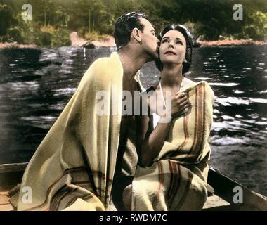 HOLDEN,JONES, LOVE IS A MANY-SPLENDORED THING, 1955 Stock Photo