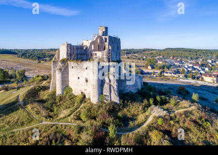 Ruins of Medieval Castle in Mirow, Silesia, Poland, built in 14th century. One of strongholds  called Eagles Nests in Polish Jurassic Highland in Sile Stock Photo