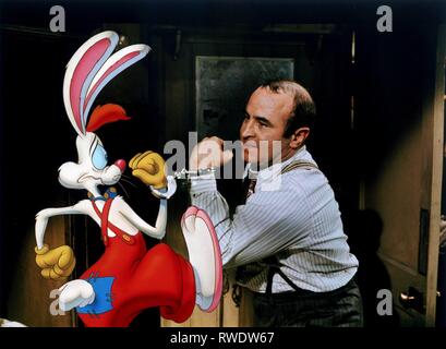 ROGER RABBIT,BOB HOSKINS, WHO FRAMED ROGER RABBIT, 1988 Stock Photo