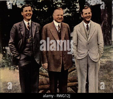 Hoover, Herbert, 10.8.1874 - 20.10.1964, American politician (Rep), full length, with his sons Herbert Jr. and Alan during of the election campaign, autumn 1928, coloured photograph, cigarette card, series 'Die Nachkriegszeit', 1935, Additional-Rights-Clearance-Info-Not-Available Stock Photo