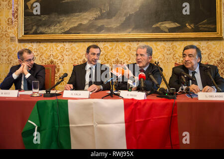 Foto Carlo Cozzoli - LaPresse 06-03-19 Milano ( Italia ) Cronaca Incontro i comuni per l'Europa 100 piazze per l'Europa Stock Photo