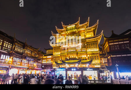 Yixiulou in Yu Garden at night, Shanghai, China Stock Photo