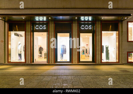 Cos shop abbigliamento milano