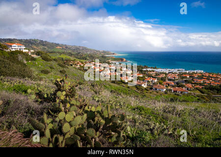 Colorful Southern California coastline with rolling hills covered with beautiful homes and stunning views of the ocean, Rancho Palos Verdes, Californi Stock Photo