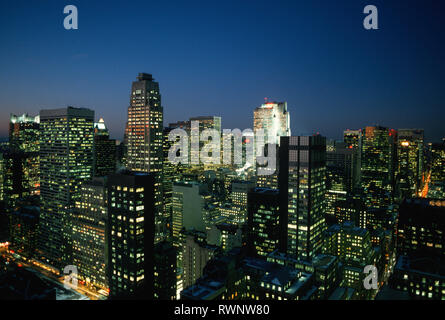 1990s Dusk Manhattan Skyline, New York, USA Stock Photo