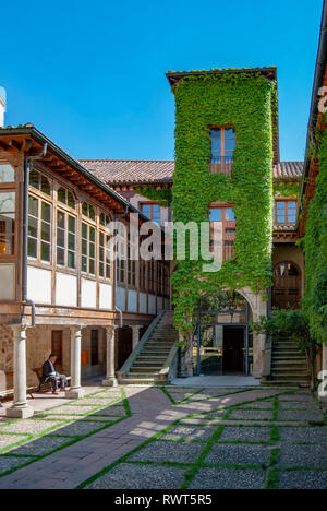 Salamanca, Spain ; June 2017 : view of the courtyard of the Fonda de la Vera Cruz in the historical centre of the city of Salamanca Stock Photo