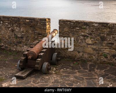 Cannons and merlons of the fortress Castillo de la Concepción in Cedeira, Rías Altas, La Coruña, Spain Stock Photo