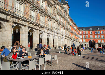 Casa de la Panaderia, Cafes and restaurants on Plaza Mayor, Madrid, Spain Stock Photo