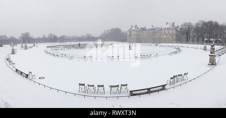 Luxembourg garden in Paris under the snow Stock Photo