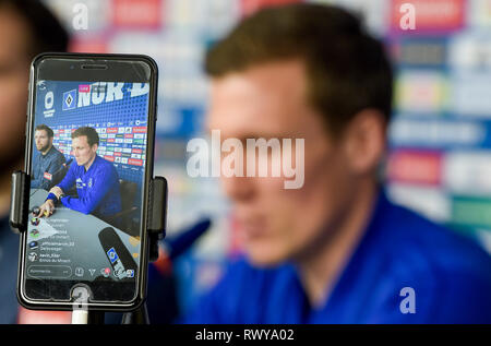 Hamburg, Germany. 08th Mar, 2019. Hamburg coach Hannes Wolf sits in the press conference of the HSV in the Volksparkstadion. Wolf commented on the upcoming derby against FC St. Pauli on 10 March 2019 Credit: Axel Heimken/dpa/Alamy Live News Stock Photo