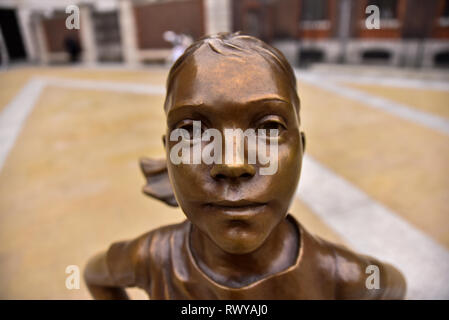 Paternoster Square, London, UK. 8th Mar, 2019. Fearless Girl bronze statue by the artist Kristen Visbal in Paternoster Square outside the Stock Exchange to promote female business leaders. Credit: Matthew Chattle/Alamy Live News Stock Photo