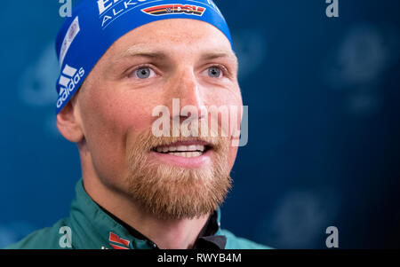 08 March 2019, Sweden, Östersund: Biathlon: World Championship, Press Conference Team Germany. Erik Lesser from Germany answers the journalists' questions. Photo: Sven Hoppe/dpa Stock Photo