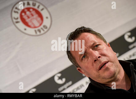 Hamburg, Germany. 08th Mar, 2019. St. Paulis trainer Markus Kauczinski sits in the press conference at the Millerntor Stadium. Kauczinski commented on the upcoming derby against Hamburger SV on 10 March 2019. Credit: Axel Heimken/dpa/Alamy Live News Stock Photo