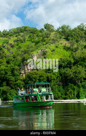 Boat trip on the Victoria Nile, Murchison Falls National Park, Uganda Stock Photo
