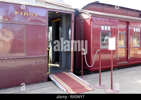 Pullman Macedon and the Tambo parlour, both first class carriages, Maldon railway station, Victoria, Australia. Opened in 1884, the historic station s Stock Photo