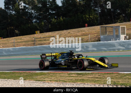 Barcelona, Spain. 21st February, 2019 - Nico Hulkenberg from Germany with 27 Renault F1 Team RS19 on track during F1 Test. Stock Photo