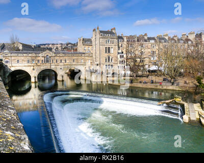 Pulteney Bridge and river Avon embankment in the city of Bath Stock Photo