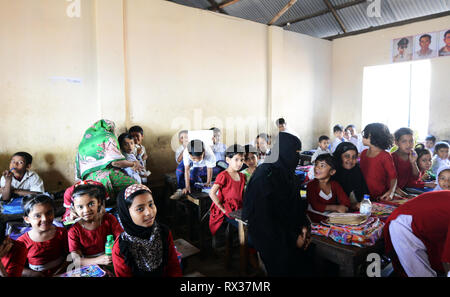 Bangladeshi school children in their classroom in Dhaka, Bangladesh. Stock Photo