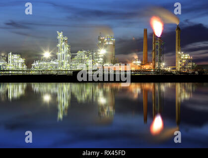 Oil refinery - Petrochemical industrial factory Stock Photo