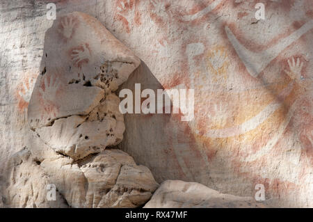 Aboriginal stencil rock art, Art Gallery, Carnarvon Gorge, Queensland, Australia Stock Photo