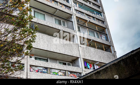 Cables Wynd House Leith or Banana Flats is an A listed apartment block in the Brutalist style an example of excellence in modernist urban design Stock Photo