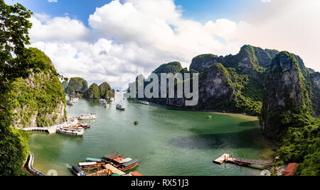 Halong Bay, Vietnam, panorama of the bay in front of Hang Sung Sot grottoes. Halong Bay is a UNESCO World Heritage Site, famous for its karst formatio Stock Photo