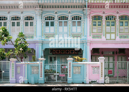 Colourful shophouse life in Katong, Singapore Stock Photo