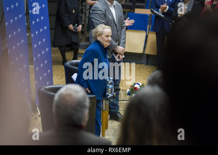 Warsaw, Mazowieckie, Poland. 8th Mar, 2019. Madeleine Albright seen speaking during the open meeting at the Warsaw University.On Friday at the University of Warsaw, an open meeting with Madeleine Albright took place in the hall of the former University Library. Her visit to the University of Warsaw is connected with last year's edition of the Polish language version of her book entitled ''Fascism: A Warning.''.Madeleine Albright was the secretary of the state in US in 1997-2001. She was the first woman on this position in the United States. In 1993, President Clinton appointed her to the po Stock Photo