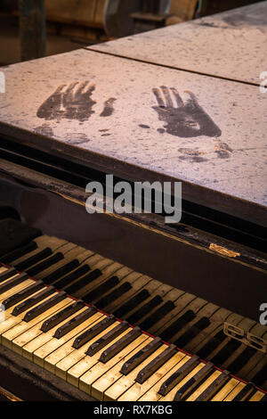 Havana, Cuba. 26th May, 2009. Hand prints on a Piano frame at the workshop of instrument repair in Havana Cuba. Stock Photo