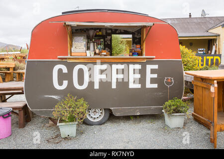 Old small caravan converted into a coffee shop, New Zealand Stock Photo