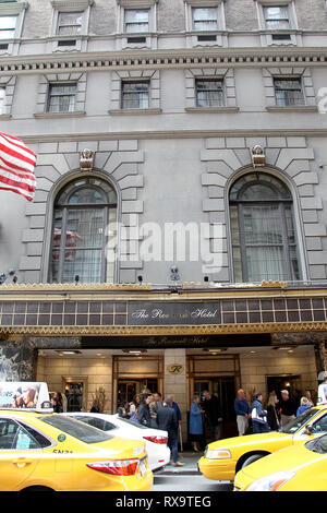 New York, USA. 17 May, 2016. Atmosphere, exterior at The Tuesday, May 17, 2016 UJA-Federation Of New York Sports For Youth Luncheon at The Roosevelt Hotel in New York, USA. Credit: Steve Mack/S.D. Mack Pictures/Alamy Stock Photo