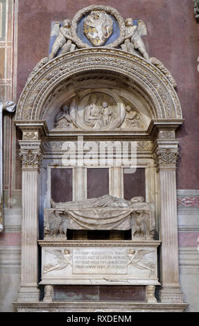 Tomb of Leonardo Bruni Italian humanist, historian and statesman, by Bernardo Rossellino, Funerary monument, Basilica of Santa Croce in Florence Stock Photo