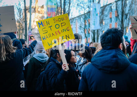 Berlin, Berlin, Germany. 8th Mar, 2019. A protester seen holding a placard saying men should stop harassing women during the protest.Thousands of people celebrate the international womenÂ´s day with protests demanding for women rights in berlin. Credit: Lorena De La Cuesta/SOPA Images/ZUMA Wire/Alamy Live News