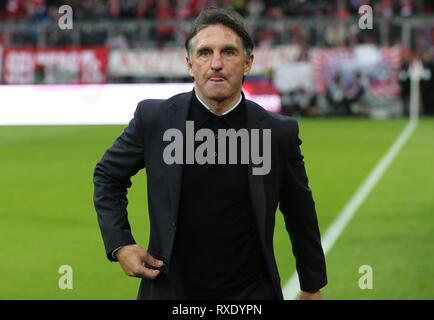 Munich, Deutschland. 09th Mar, 2019. firo: 09.03.2019, football, 1.Bundesliga, season 2018/2019, FC Bayern Munich - VFL Wolfsburg, coach Bruno Labbadia, VFL Wolfsburg, VFL, Wolfsburg, half figure | usage worldwide Credit: dpa/Alamy Live News Stock Photo