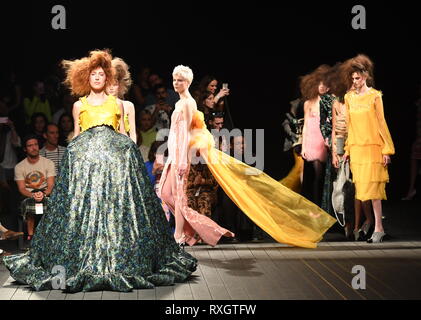 Lisbon, Portugal. 9th Mar, 2019. Models present creations of Portuguese designer David Ferreira during the Lisbon Fashion Week Autumn/Winter 2019/20 in Lisbon, Portugal, March 9, 2019. Credit: Zhang Liyun/Xinhua/Alamy Live News Stock Photo