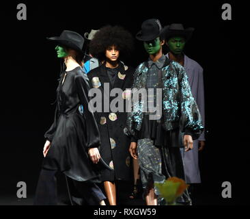 Lisbon, Portugal. 9th Mar, 2019. Models present creations of Portuguese designer Kolovrat during the Lisbon Fashion Week Autumn/Winter 2019/20 in Lisbon, Portugal, March 9, 2019. Credit: Zhang Liyun/Xinhua/Alamy Live News Stock Photo