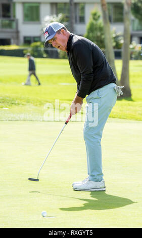 Newport Beach, California, USA. 9th Mar, 2019. Fran Quinn reacts to missing his bridie putt on the 11th green during the second round of the Hoag Classic at the Newport Beach Country Club in Newport Beach, California on March 9, 2019. Credit: Doug Gifford/ZUMA Wire/Alamy Live News Stock Photo