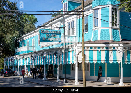 Outside View Of Commander S Palace Restaurant Building Famous Creole Cuisine Restaurant New Orleans Garden District New Orleans Louisiana La Usa Stock Photo Alamy