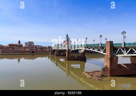 Saint Pierre bridge over the river Garonne in Toulouse, with the Dome de la Grave in the background Stock Photo
